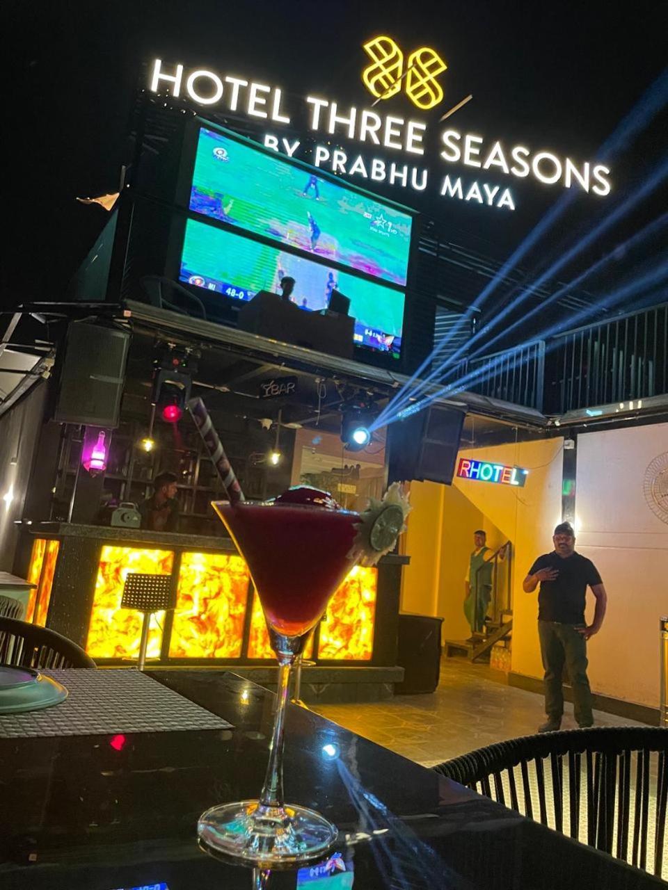 Hotel Three Seasons Vrindāvan Εξωτερικό φωτογραφία