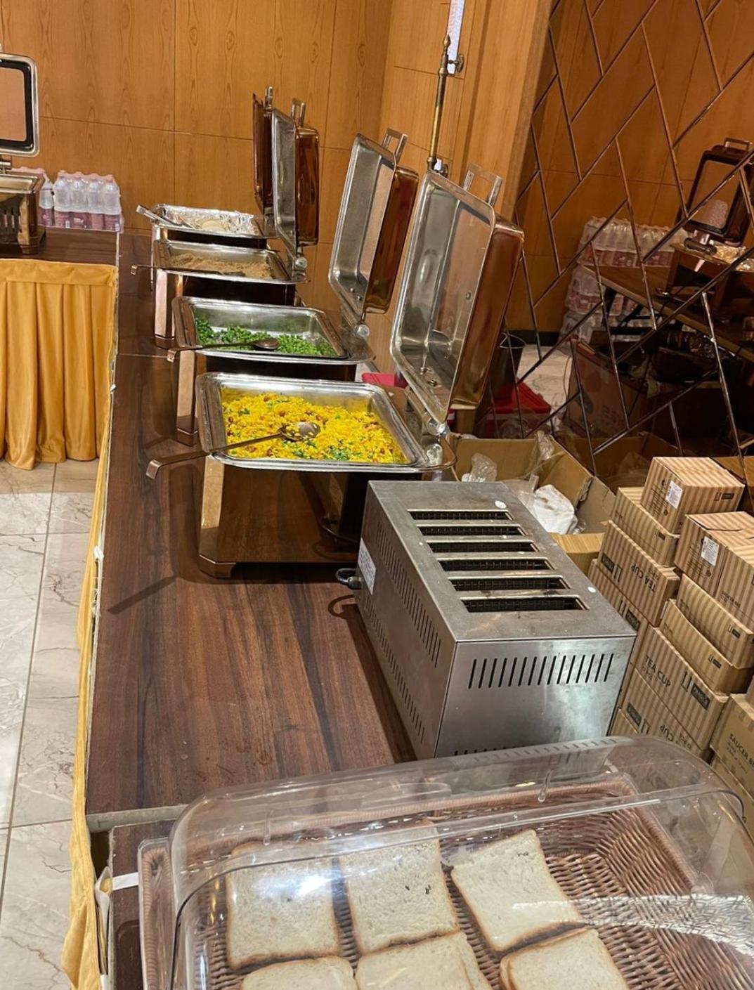 Hotel Three Seasons Vrindāvan Εξωτερικό φωτογραφία